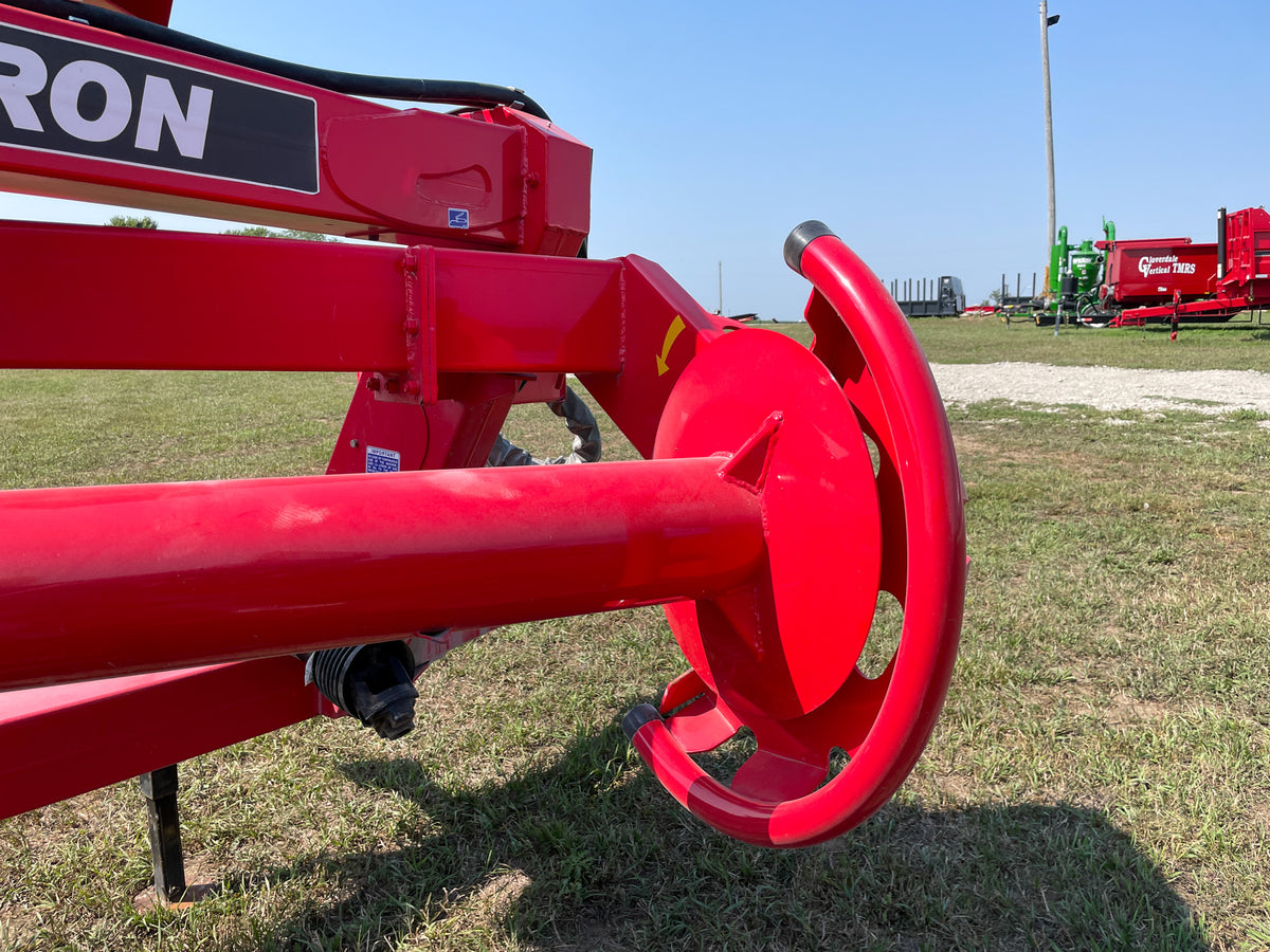 Akron EXG400X winding roller detail — predecessor-model reference photo for EXG480X