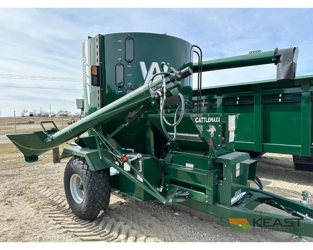 Art’s Way 6140 Cattle Maxx Roller Mill Mixer 140 Bushel Tank 20’’ Roller Mill Feed Auger Grinder Mixers