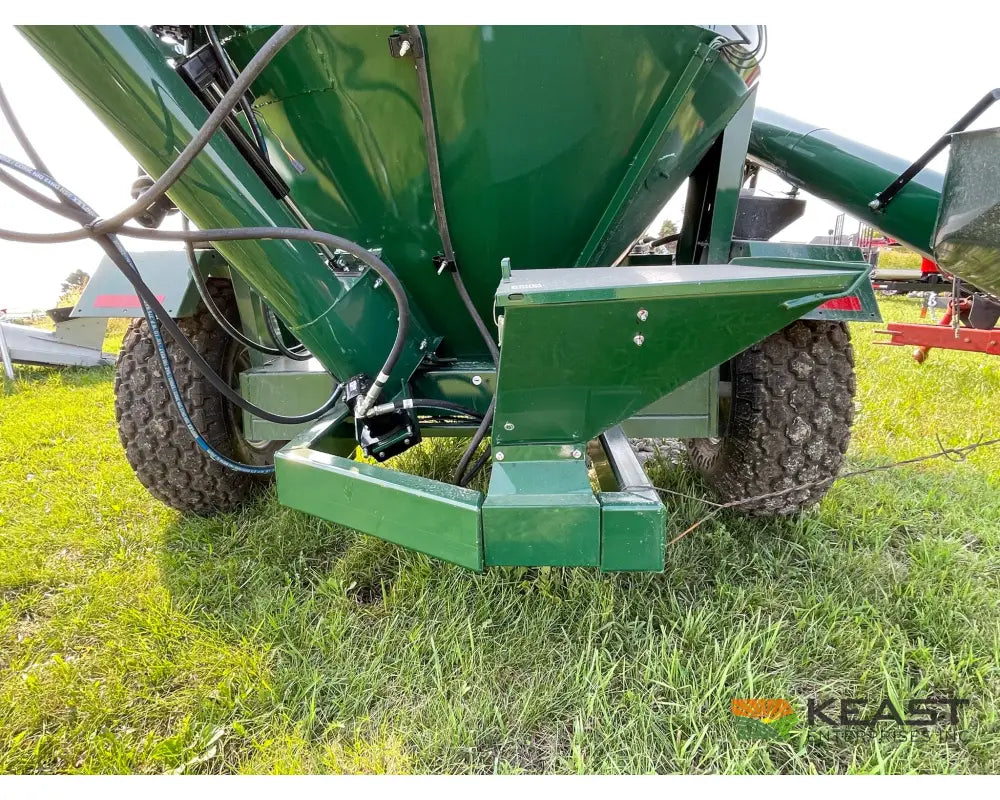 Art’s Way 6140 Grinder Mixer – 140 Bushel Tank 20’’ Hammer Mill Feed Auger Grinder Mixers