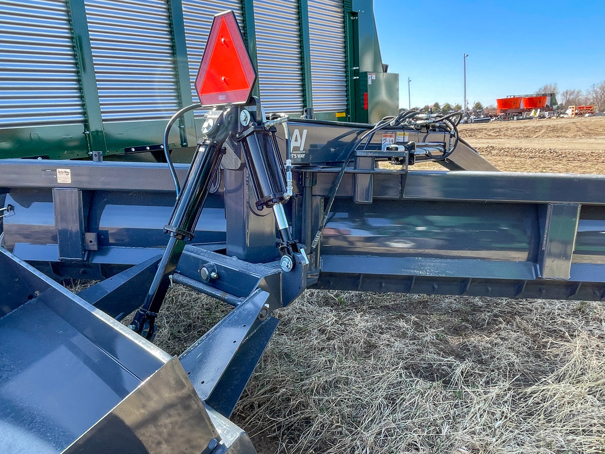 Art's Way LS1200 12-foot pull-type grader, Standard configuration, rear frame and hydraulic cylinders