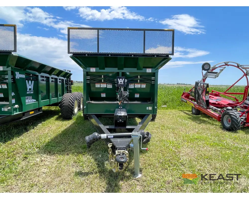 Art’s Way X700 Manure Spreader – 683 Cu Ft Heaped Capacity Vertical Beaters Manure Spreaders