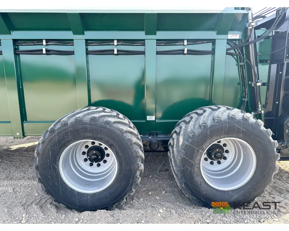 Art’s Way X900 Manure Spreader – 909 Cu Ft Heaped Capacity Vertical Beaters Manure Spreaders