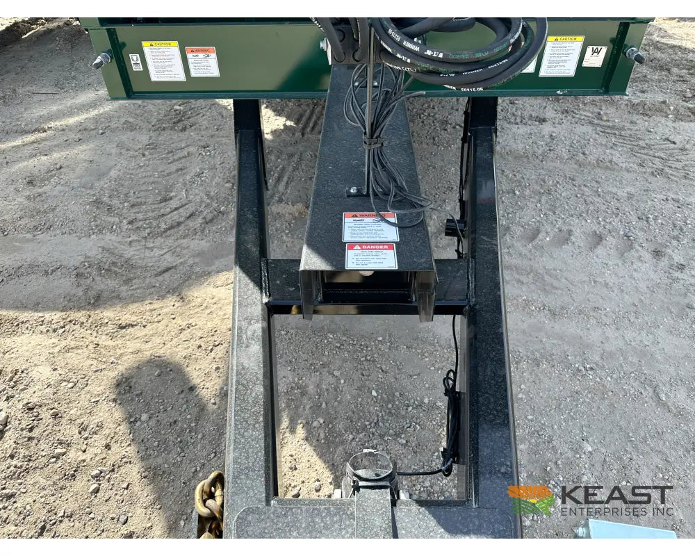 Art’s Way X900 Manure Spreader – 909 Cu Ft Heaped Capacity Vertical Beaters Manure Spreaders