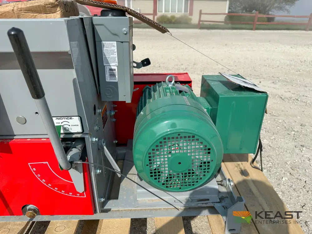 Automatic LPE500 Electric Roller Mill - 10 HP Motor Up to 450 Bushels Per Hour Roller Mills