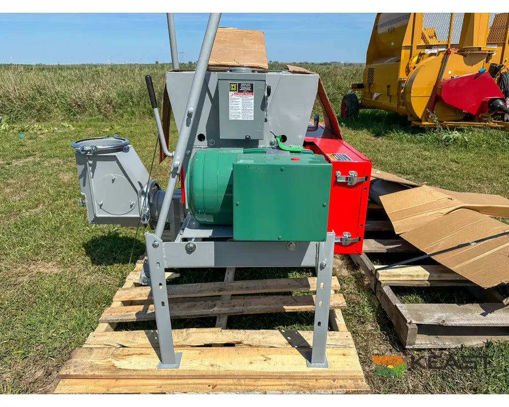 Automatic LPE700 Electric Roller Mill 10 HP Motor Up to 700 Bushels Per Hour Roller Mills