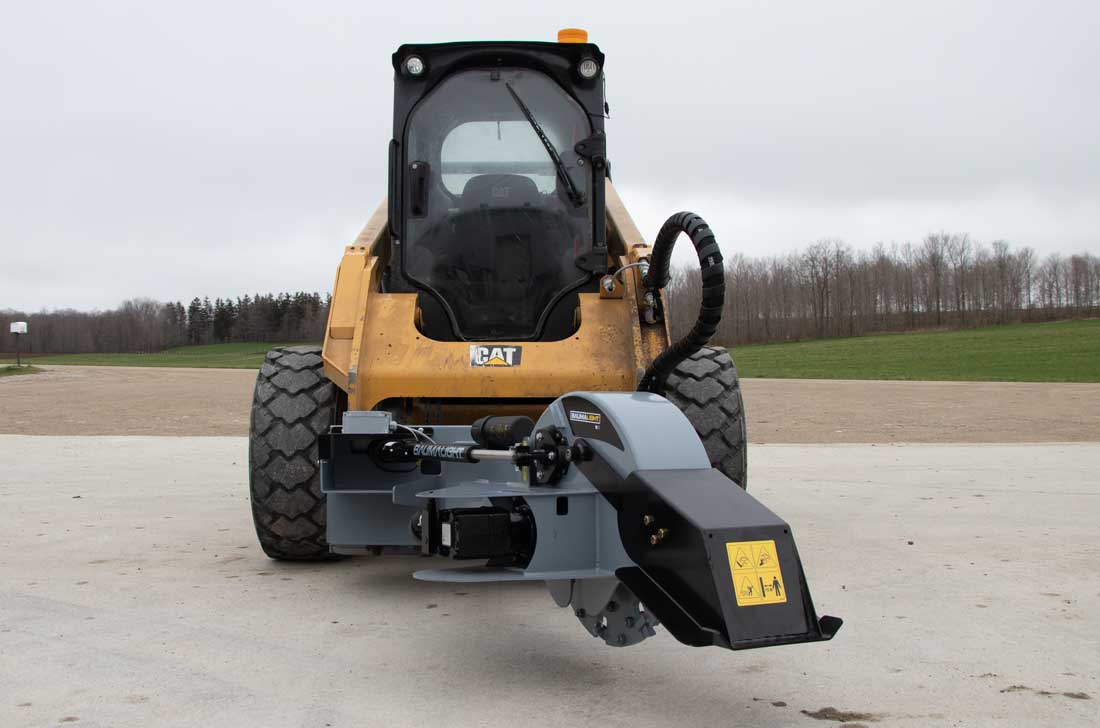 Front view of the Baumalight S22 stump grinder and chip deflector