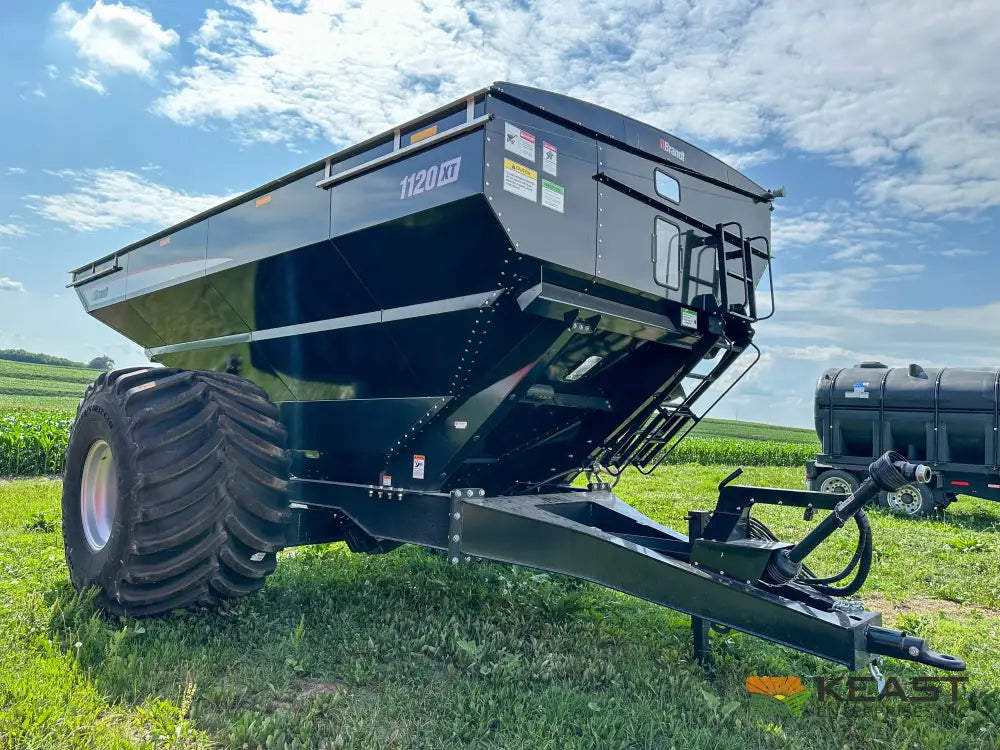 Brandt 1120XT Grain Cart - 1,100 Bushel Capacity Roll Tarp 20’’ Discharge Scales Grain Carts
