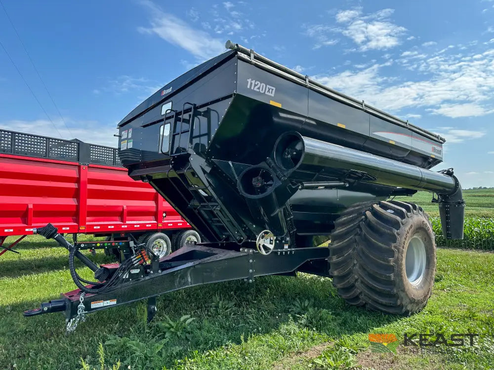 Brandt 1120XT Grain Cart - 1,100 Bushel Capacity Roll Tarp 20’’ Discharge Scales Grain Carts
