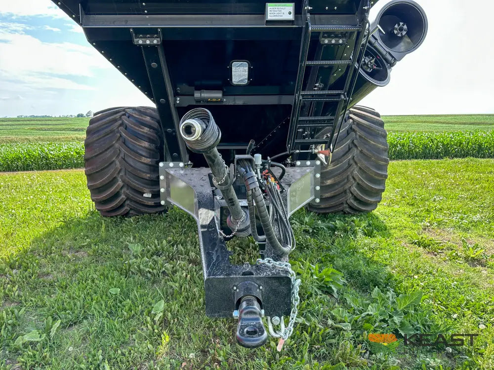 Brandt 1120XT Grain Cart - 1,100 Bushel Capacity Roll Tarp 20’’ Discharge Scales Grain Carts