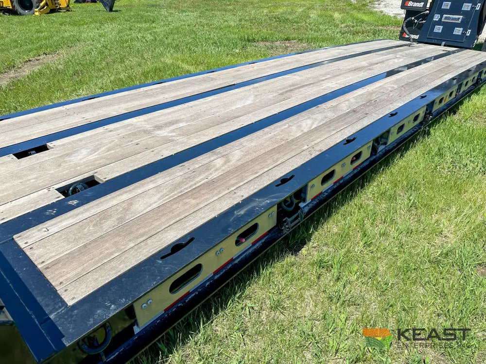 Brandt H450 45 Ton On-Highway RGN Trailer - 33’ 6’’ Deck Well 17’’ Deck Height Trailers