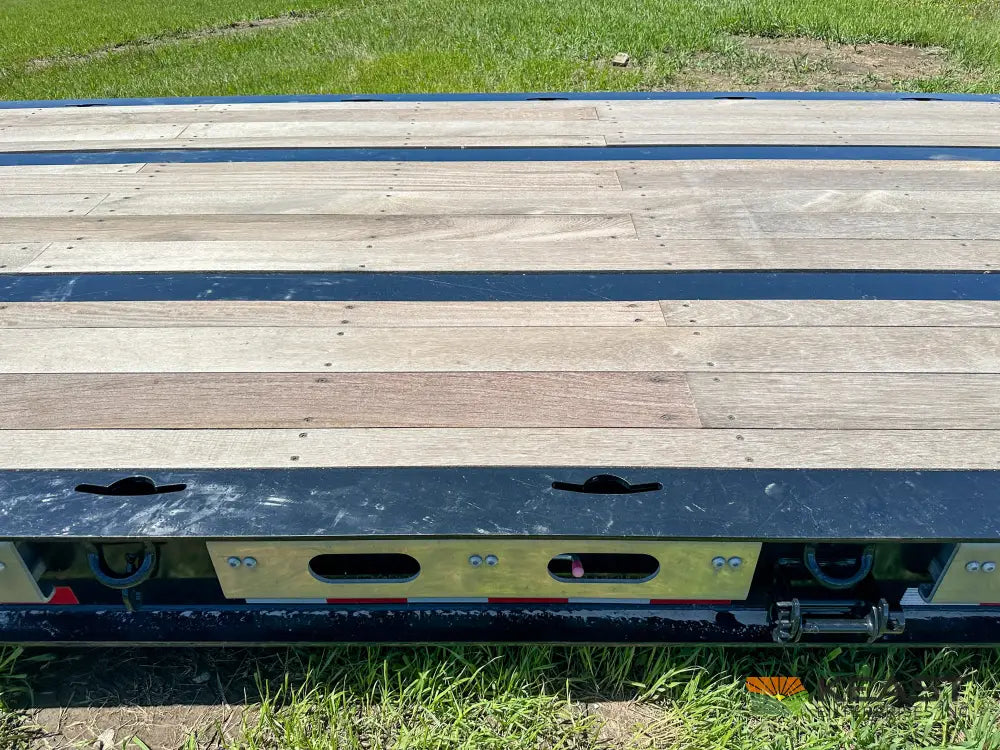 Brandt H450 45 Ton On-Highway RGN Trailer - 33’ 6’’ Deck Well 17’’ Deck Height Trailers