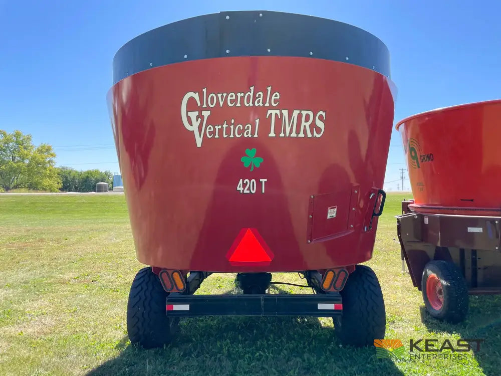 Cloverdale 420T Feed Wagon - 498 Cu Ft Capacity WeighTronix Scale Feed Wagons