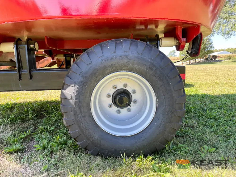 Cloverdale 420T Feed Wagon - 498 Cu Ft Capacity WeighTronix Scale Feed Wagons