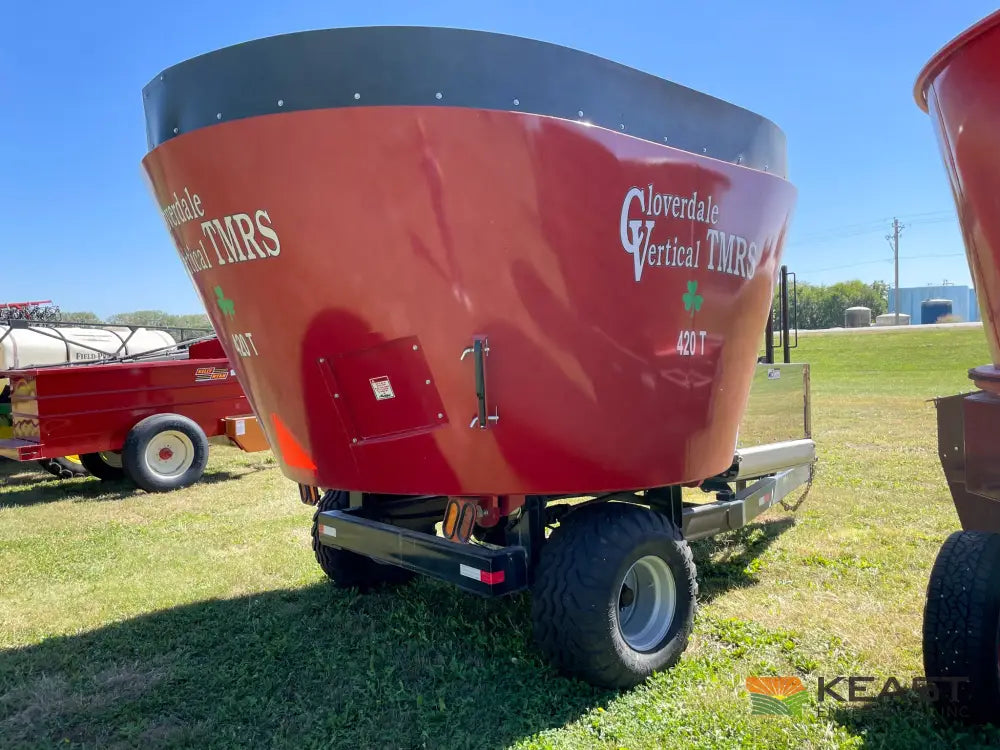 Cloverdale 420T Feed Wagon - 498 Cu Ft Capacity WeighTronix Scale Feed Wagons