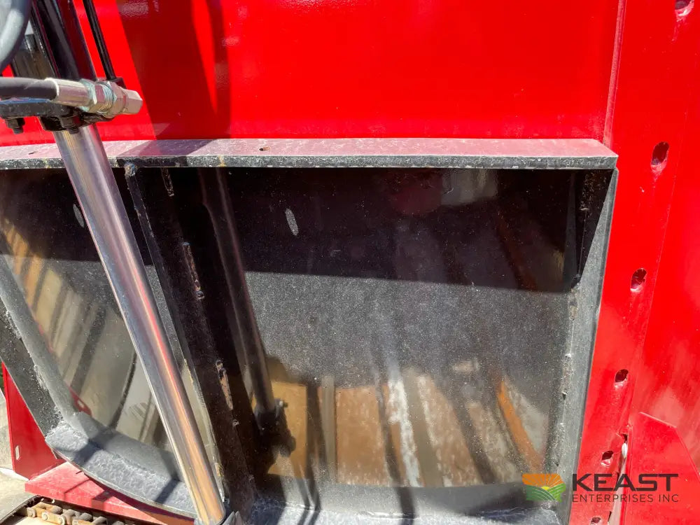 Cloverdale 420T Feed Wagon - 498 Cu Ft Capacity WeighTronix Scale Feed Wagons