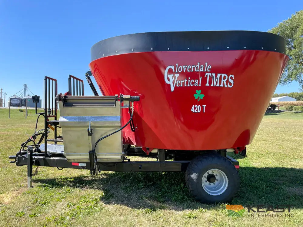 Cloverdale 420T Feed Wagon - 498 Cu Ft Capacity WeighTronix Scale Feed Wagons