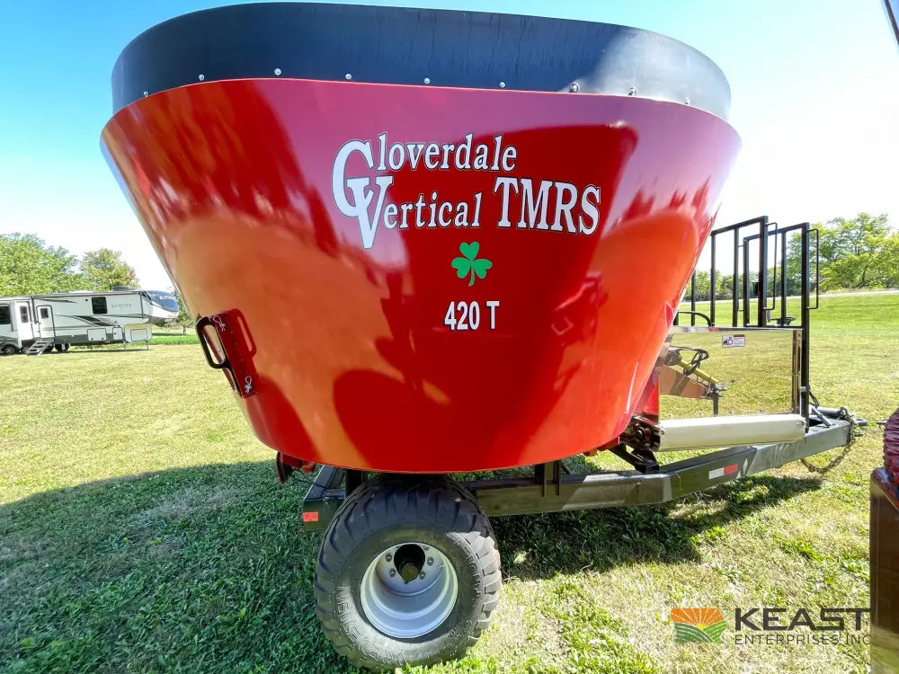 Cloverdale 420T Feed Wagon - 498 Cu Ft Capacity WeighTronix Scale Feed Wagons
