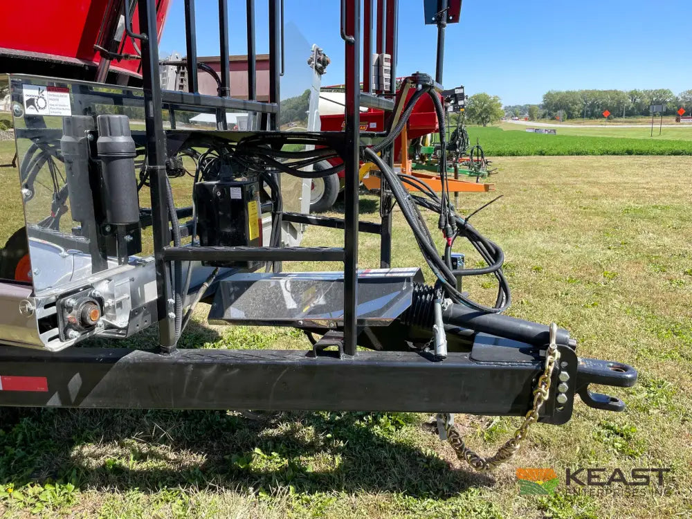 Cloverdale 420T Feed Wagon - 498 Cu Ft Capacity WeighTronix Scale Feed Wagons