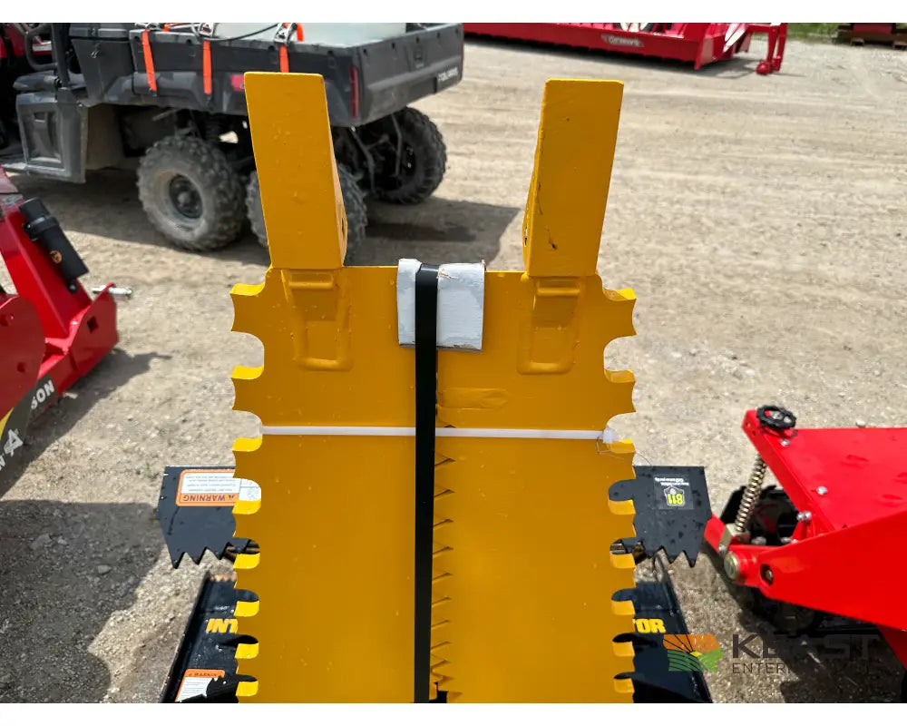 Danuser Intimidator Tree Puller - 34’’ Jaw Opening 21,000 lbs Cylinder Force Tree Pullers