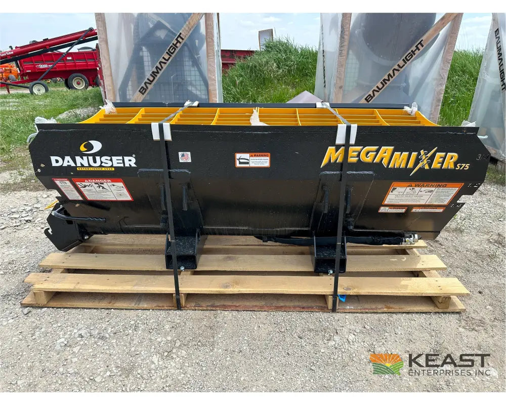 Danuser Mega Mixer Mixing Bucket - 3/4 Yard Capacity 8’’ Auger Skid Steer Mount S75 Mixing Bucket