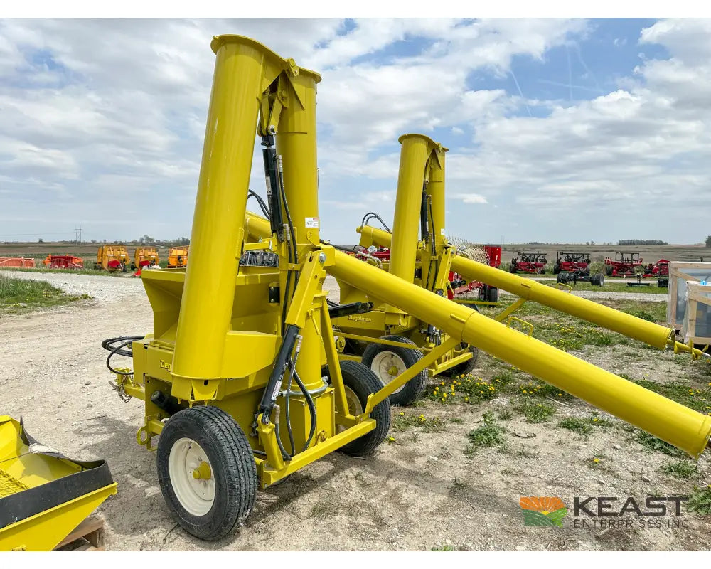 Degelman Renn RMC24 Roller Mill - 16’’x24’’ Rolls Feed Auger Discharge Auger Roller Mills