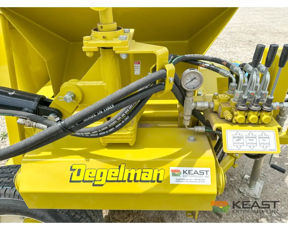 Degelman Renn RMC24 Roller Mill - 16’’x24’’ Rolls Feed Auger Discharge Auger Roller Mills