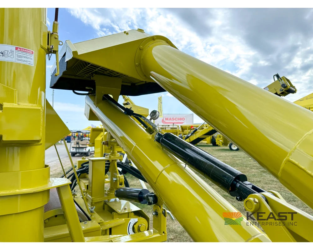 Degelman Renn RMC24 Roller Mill 16’’x24’’ Rolls Folding Feed Auger Discharge Auger Roller Mills