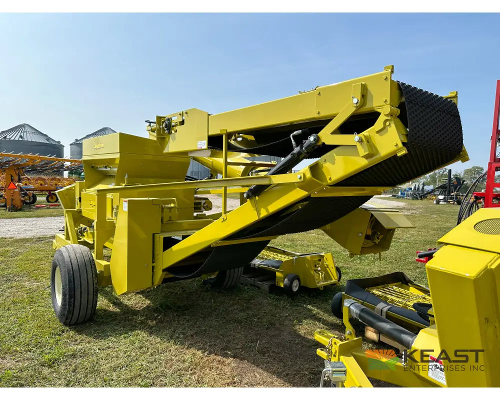 Degelman Renn RMC48 Roller Mill - PTO Drive Conveyor Discharge 16’’ x 48’’ Cast Rolls Roller Mills