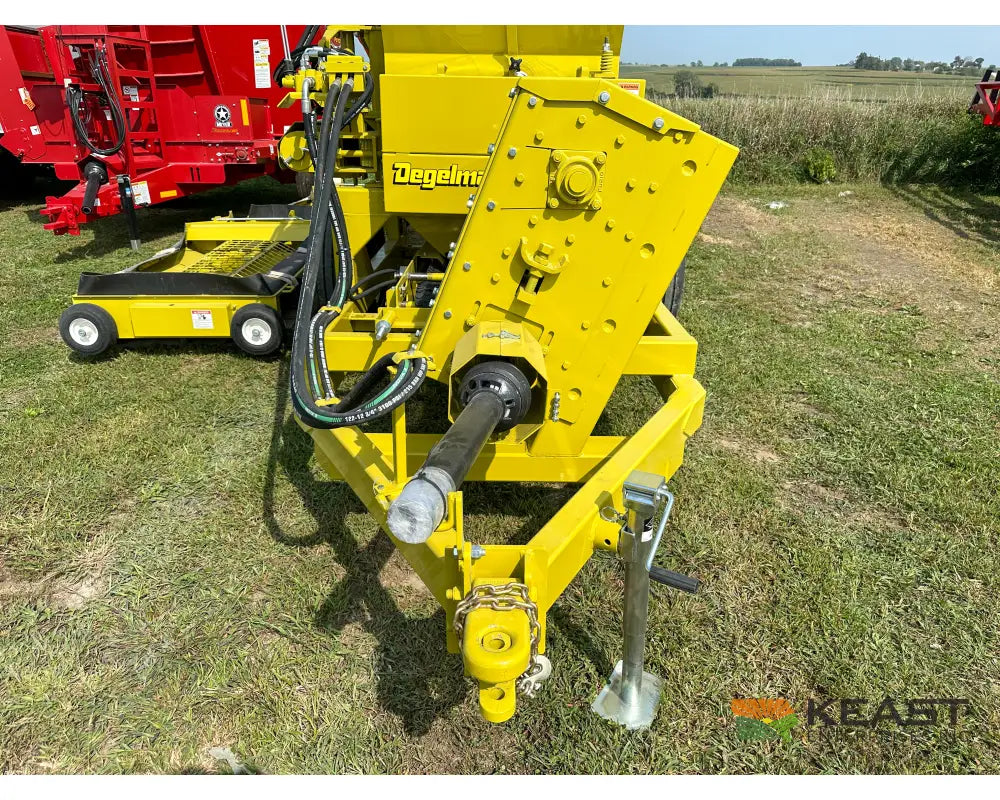Degelman Renn RMC48 Roller Mill - PTO Drive Conveyor Discharge 16’’ x 48’’ Cast Rolls Roller Mills