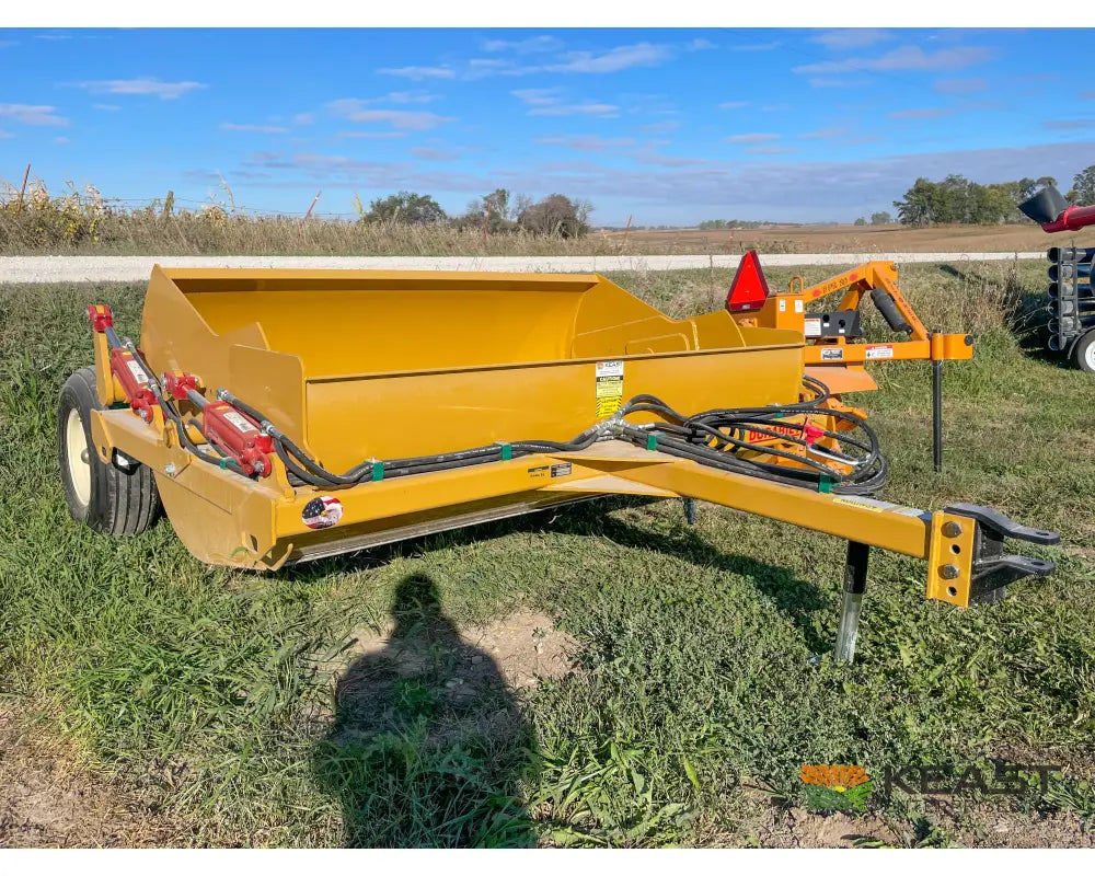 Durabilt DP84HCDB 4.5 Yard Dirt Pan Scraper - 4.5 yd Capacity 84’’ Width Dirt Pans