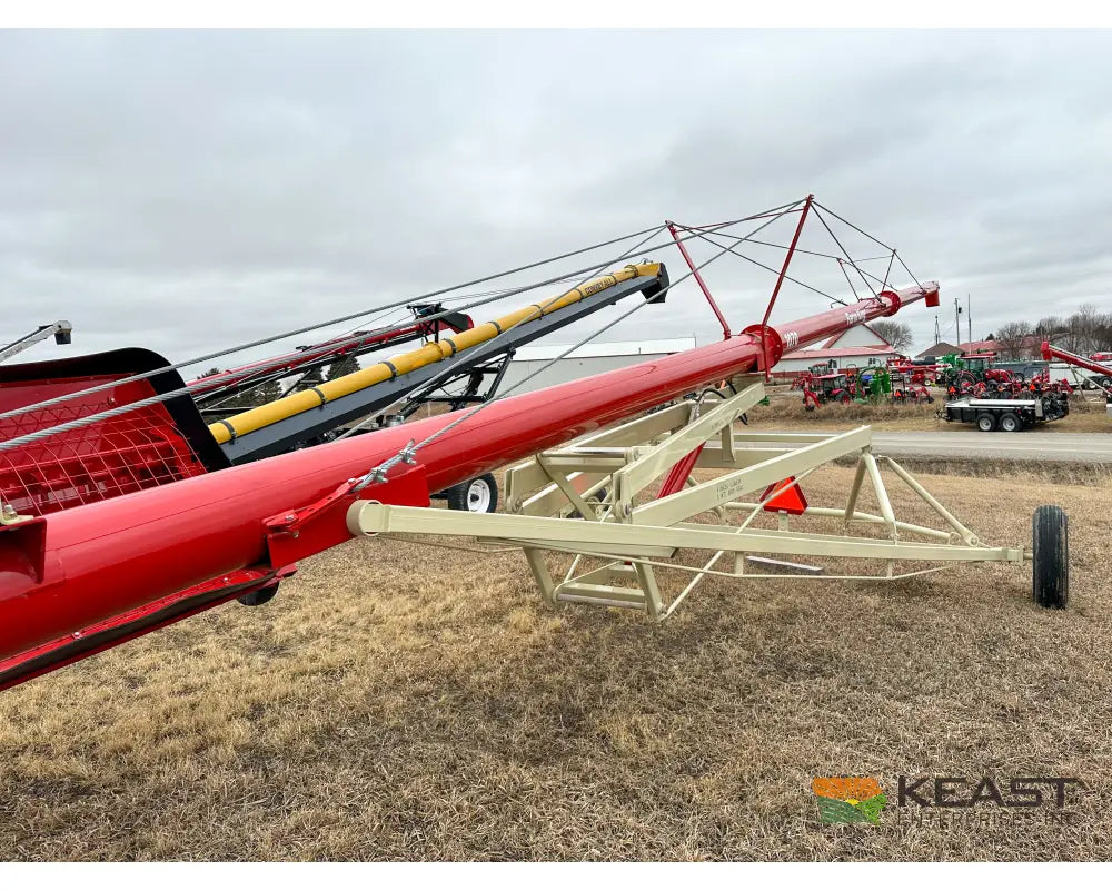 Farm King 1070 Auger - 10’’ x 70’ Manual Swingaway Intake Scissor Lift Augers