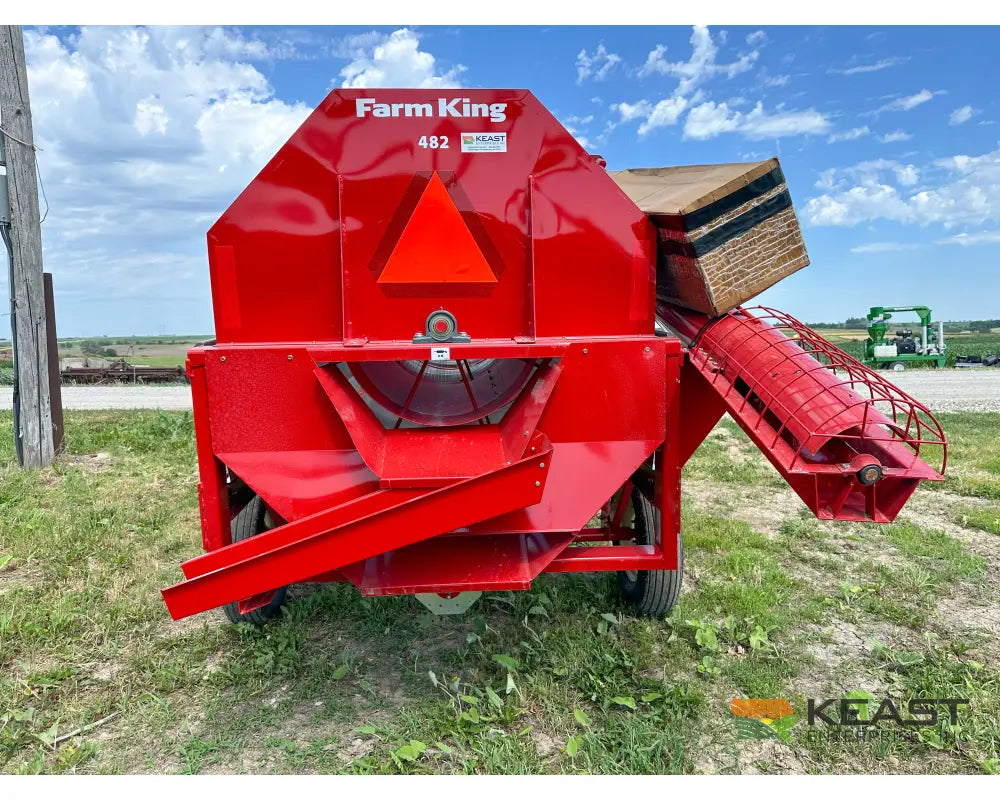 Farm King 482 Grain Cleaner - Up to 1,900 BPH Capacity Integrated Screens Grain Cleaner