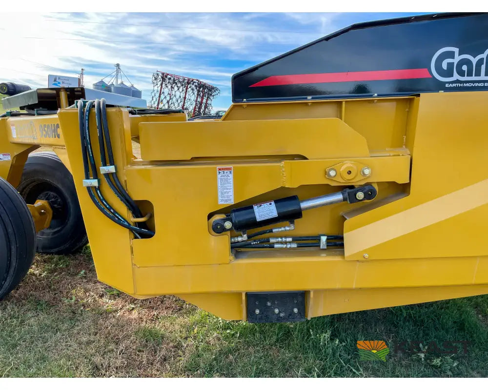 Garfield 950HC 9 Yard Ejection Scraper 7’ Working Width Ejection Scrapers