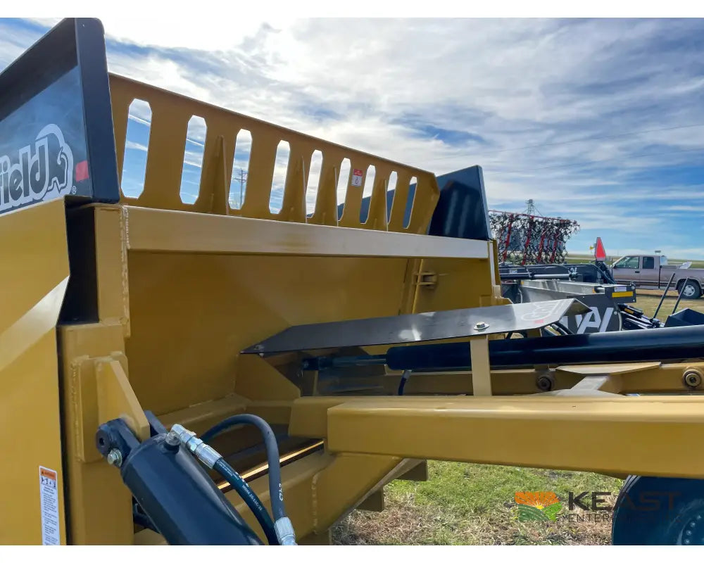 Garfield 950HC 9 Yard Ejection Scraper 7’ Working Width Ejection Scrapers