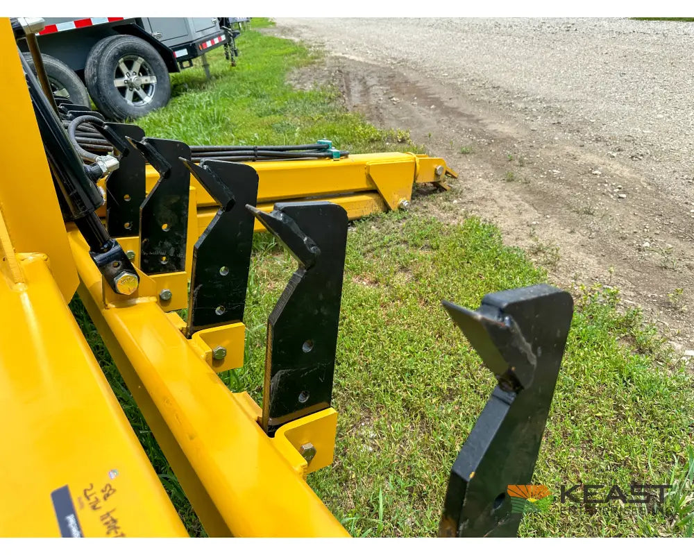 Garfield GDSTR10 10’ Drag Scraper w/ Rippers - 10’ Cutting Width Hydraulic Tilt Box Scrapers