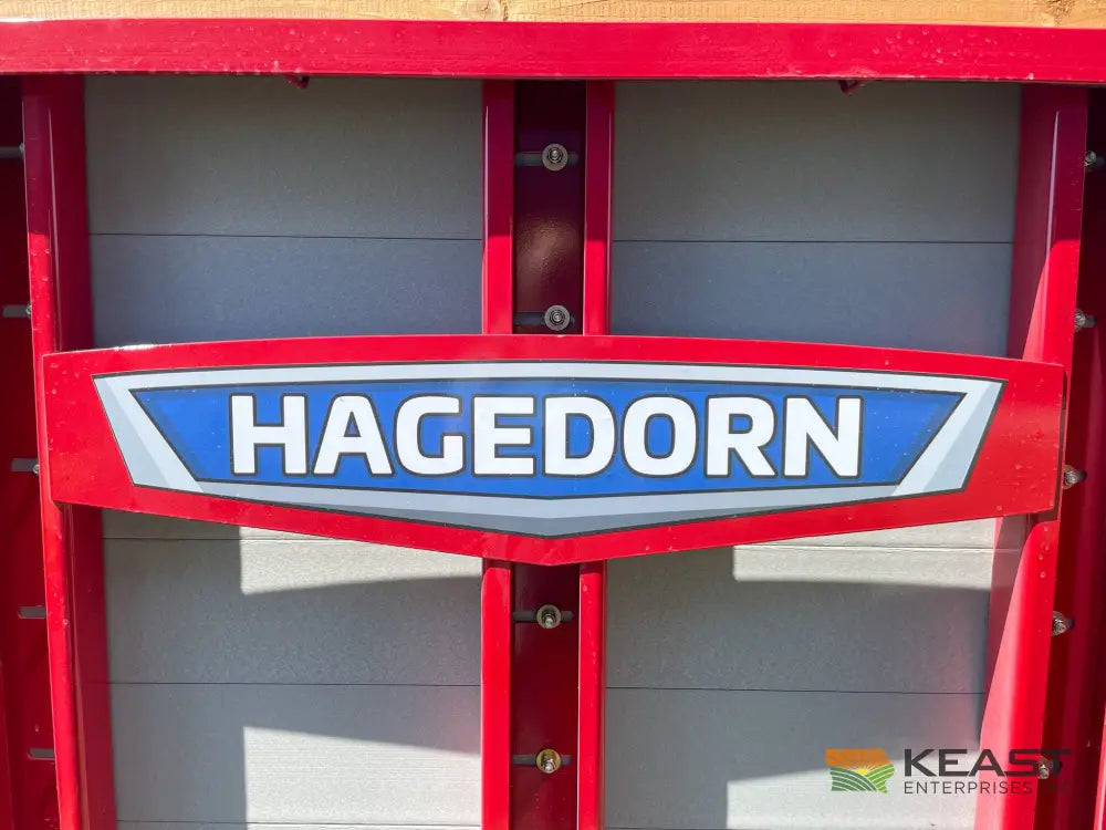Hagedorn 5290 Manure Spreader - 540 Cu Ft Heaped Capacity 425/65R22.5 Tires Manure Spreaders