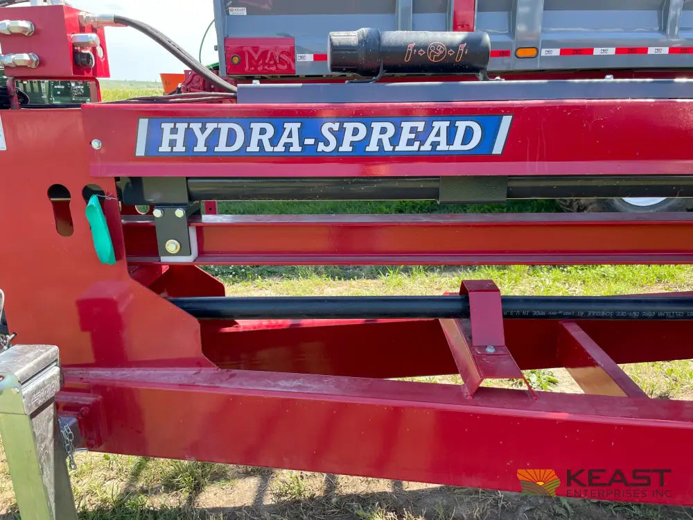 Hagedorn 5290 Manure Spreader - 540 Cu Ft Heaped Capacity 425/65R22.5 Tires Manure Spreaders