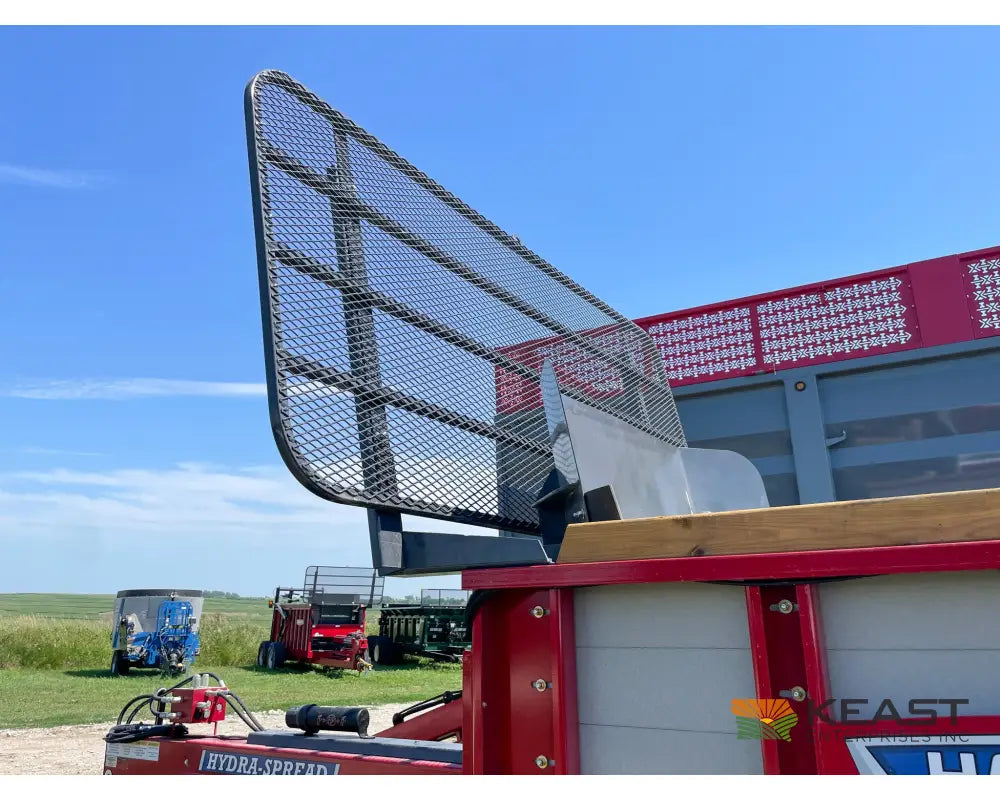 Hagedorn 5290 Manure Spreader - 540 Cu Ft Heaped Capacity 425/65R22.5 Tires Manure Spreaders