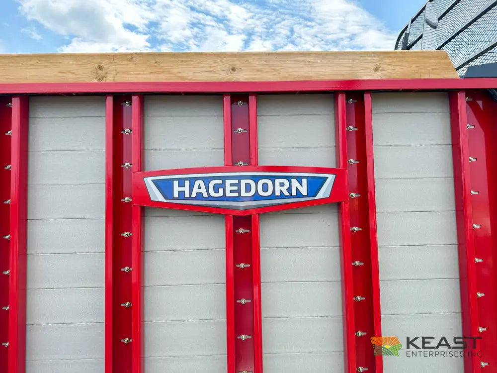 Hagedorn 5440 Manure Spreader 684 Cu Ft Heaped Capacity 500/50R22.5 Tires Manure Spreaders