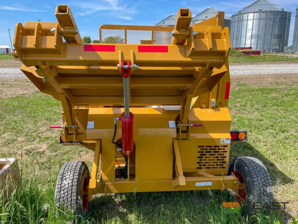 Haybuster 2754 Bale Processor - Integrated Fan and Blower Containment Kit Bale Processors