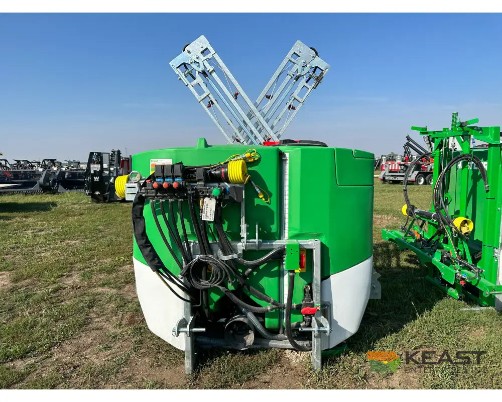 Hustler 1150 300 Gallon 3pt Field Sprayer - 40’ Boom 29 GPM PTO Pump Sprayers