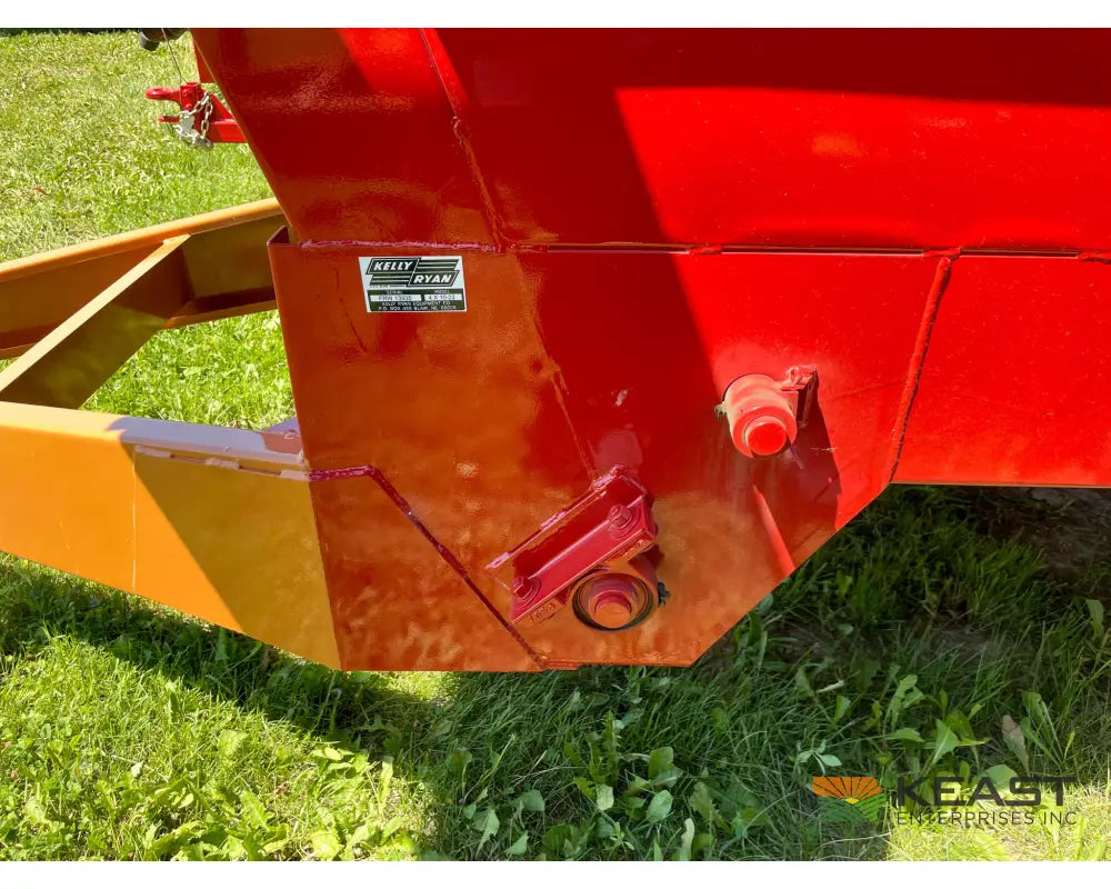 Kelly Ryan 4x10 Feed Wagon - 115 Bushel Capacity 48’’ Discharge Height Fuel Trailers