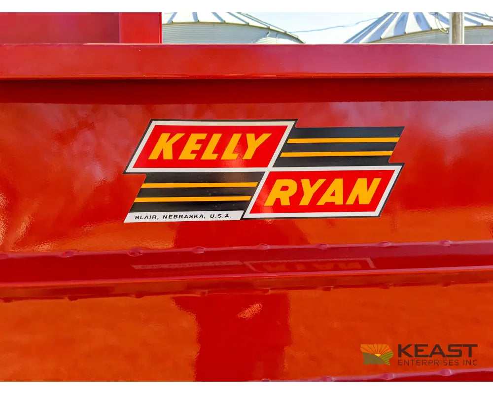 Kelly Ryan 5x12 Feed Wagon 190 Bushel Capacity 48’’ Discharge Height Leaf Springs Fuel Trailers