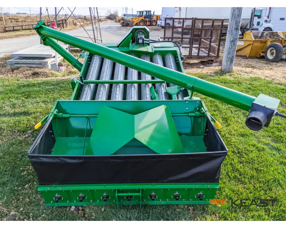 Kwik Kleen 772 Grain Cleaner - Up to 2,500 BPH Capacity Hydraulic Drive Grain Cleaner