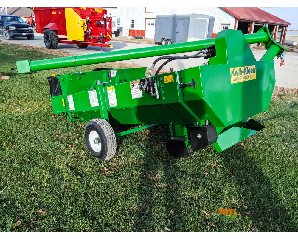 Kwik Kleen 772 Grain Cleaner - Up to 2,500 BPH Capacity Hydraulic Drive Grain Cleaner