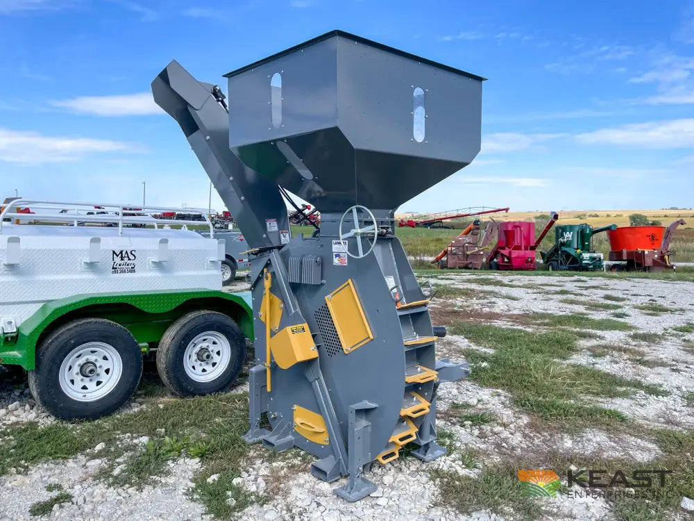 Lankota Corn Cracker Hammer Mill - Up to 2,600 BPH Capacity Hydraulic Chute Control Hammer Mill