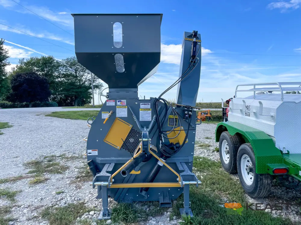 Lankota Corn Cracker Hammer Mill - Up to 2,600 BPH Capacity Hydraulic Chute Control Hammer Mill