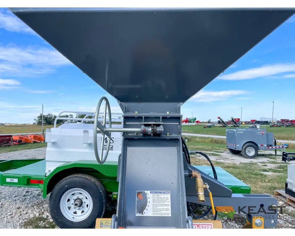 Lankota Corn Cracker Hammer Mill - Up to 2,600 BPH Capacity Hydraulic Chute Control Hammer Mill