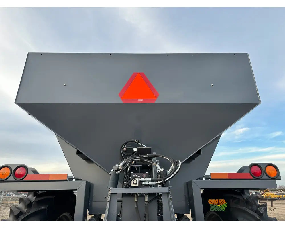 Loftness F810 Fertilizer Spreader - 8-Ton Capacity Rate Control Module Scales Fertilizer Spreaders