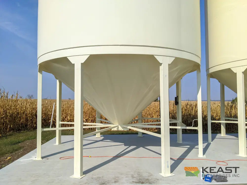 Meridian 1620 Smoothwall Grain Bin - 16’ Diameter 4118 Bushel Capacity Powder Coated Smoothwall Bins